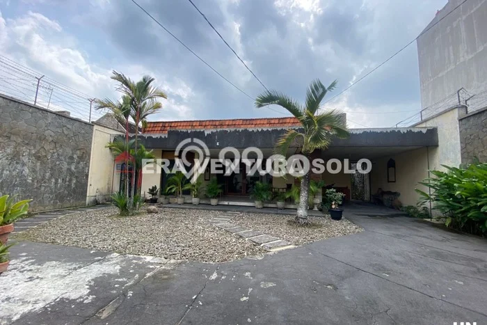 Hot Offer Hunian Mewah Ideal dan Luas di Laweyan, Solo Hot Offer Hunian Mewah Ideal dan Luas di Laweyan, Solo