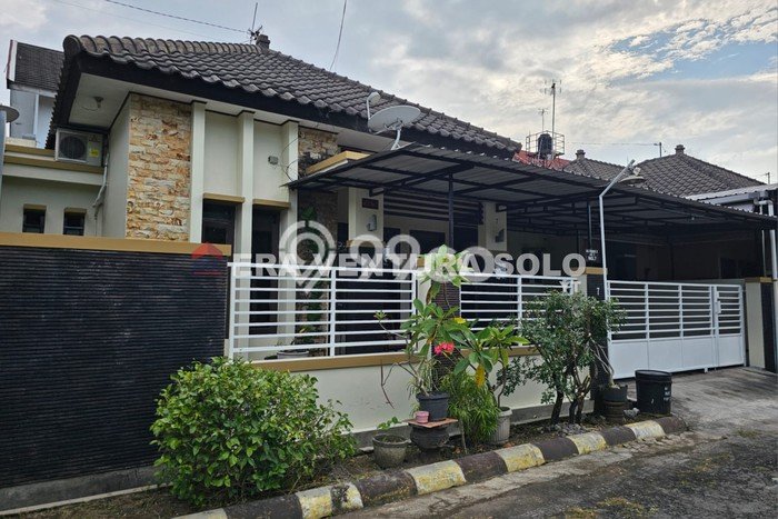 Disewakan segera rumah minimalis strategis 3 Kamar di Colomadu, Karanganyar Disewakan segera rumah minimalis strategis 3 Kamar di Colomadu, Karanganyar