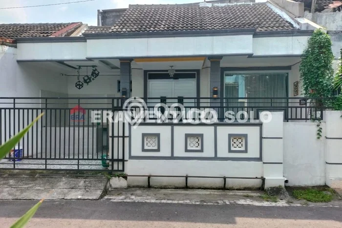Rumah Modern Minimalis 2 Kamar Siap Huni di Solo Baru Rumah Modern Minimalis 2 Kamar Siap Huni di Solo Baru
