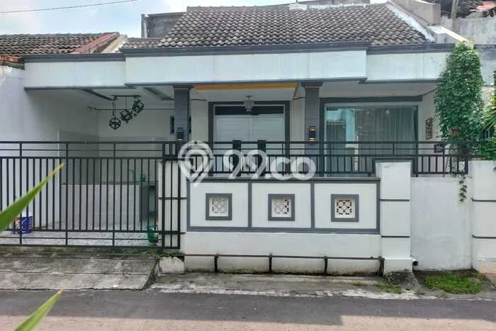 Rumah Modern Minimalis 2 Kamar Siap Huni di Solo Baru Rumah Modern Minimalis 2 Kamar Siap Huni di Solo Baru