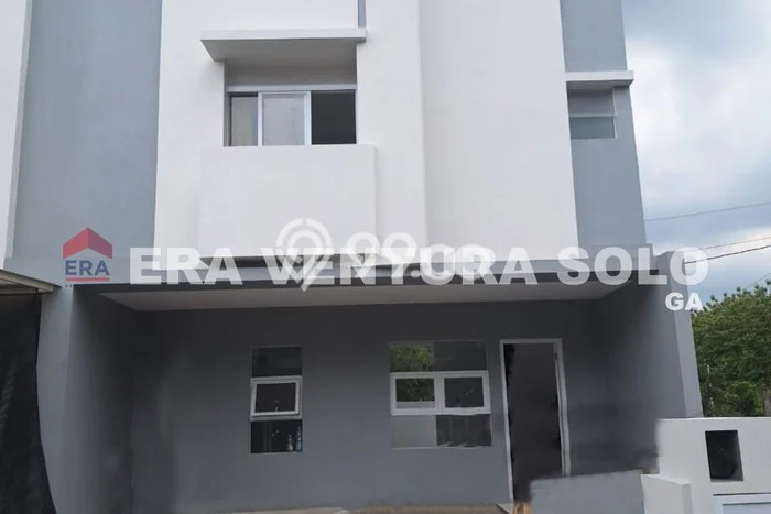 Rumah Strategis Modern Lb 95m2 di Kalijambe, Sragen Rumah Strategis Modern Lb 95m2 di Kalijambe, Sragen
