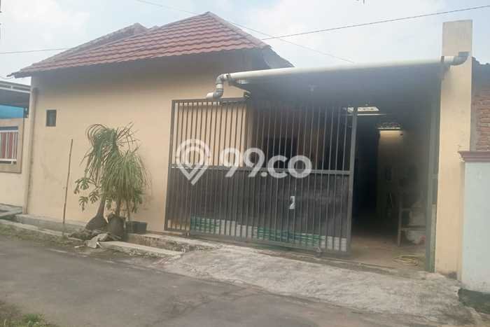 Komersial Dijual di Grogol LT 208m2, LB 208m2 untuk Investasi Komersial Dijual di Grogol LT 208m2, LB 208m2 untuk Investasi