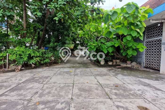 HUNIAN EKSKLUSIF! Rumah area Simpang Lima, 4 KT, Konsep Modern, LT 850m2m² LB 392m2m² HUNIAN EKSKLUSIF! Rumah area Simpang Lima, 4 KT, Konsep Modern, LT 850m2m² LB 392m2m²