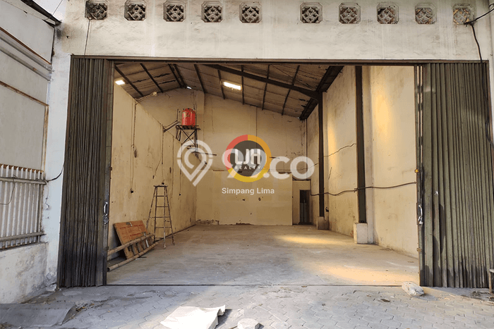 Disewakan Gudang di Kawasan Ramai Brumbungan Luas 90m2 Disewakan Gudang di Kawasan Ramai Brumbungan Luas 90m2