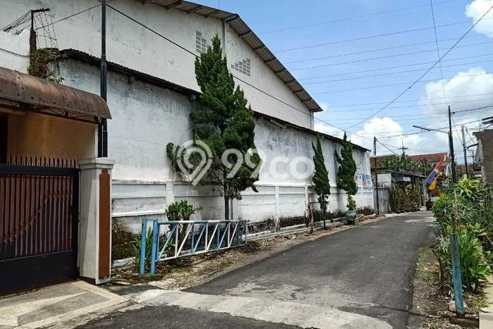 Gudang Area Komersial Kawasan , Luas 1008m2m², Siap Usaha Gudang Area Komersial Kawasan , Luas 1008m2m², Siap Usaha