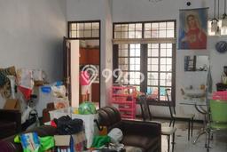 Dijual Hunian Rumah Terawat 5 Kamar di Malang Kota, Malang Dijual Hunian Rumah Terawat 5 Kamar di Malang Kota, Malang