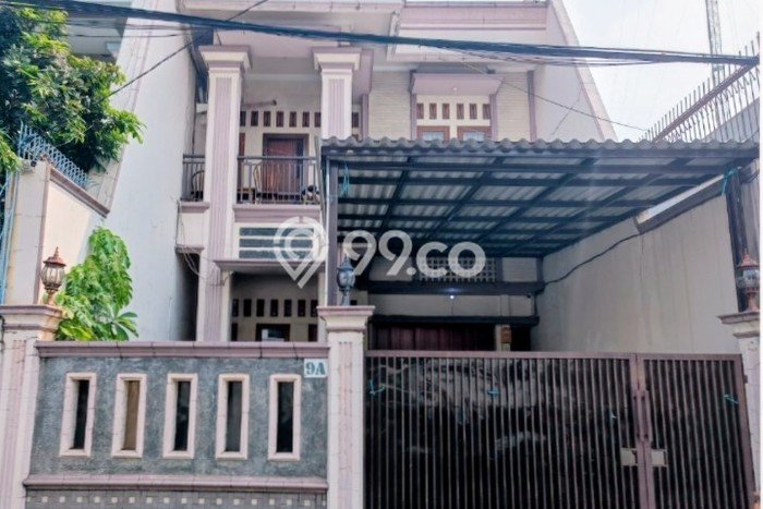 Rumah Modern 5 KT di Utan Kayu Jakarta Timur Rumah Modern 5 KT di Utan Kayu Jakarta Timur