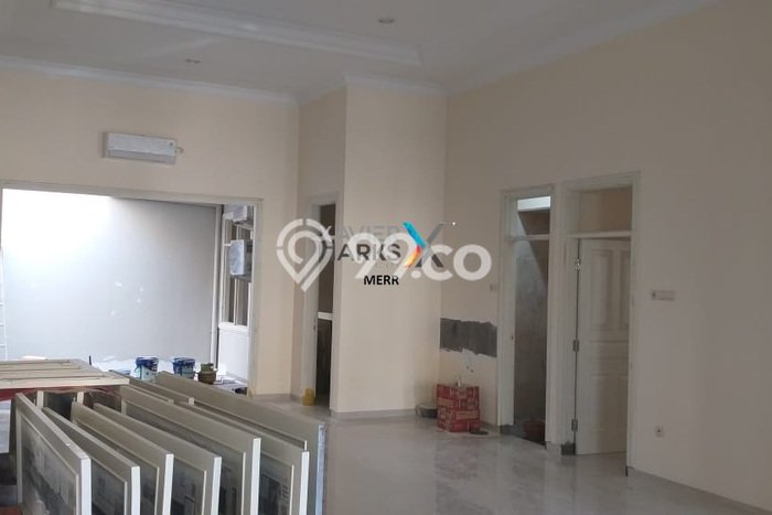 Rumah Mewah LB 300m2 Siap Huni Desain Elegan di Manyar, Surabaya Rumah Mewah LB 300m2 Siap Huni Desain Elegan di Manyar, Surabaya