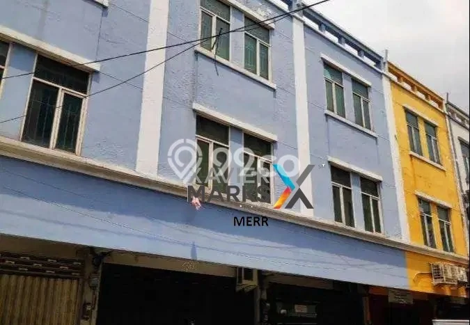 Ruko Disewa di Surabaya dengan LB 225m2 Area Komersial Ramai Ruko Disewa di Surabaya dengan LB 225m2 Area Komersial Ramai