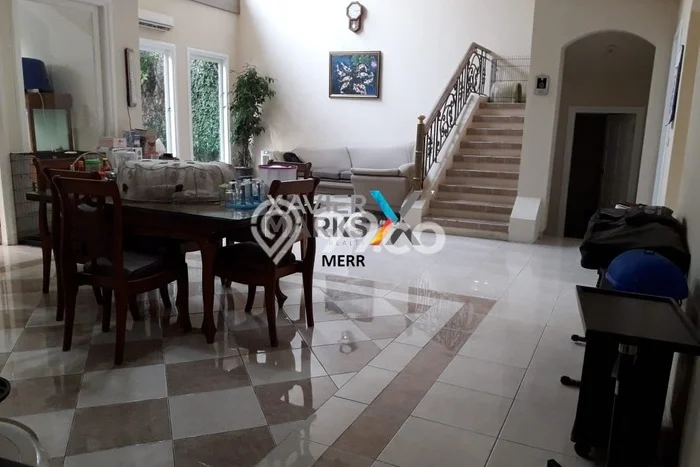 For Sale! Luxury House LT 400m2 Desain Modern di Mulyosari For Sale! Luxury House LT 400m2 Desain Modern di Mulyosari
