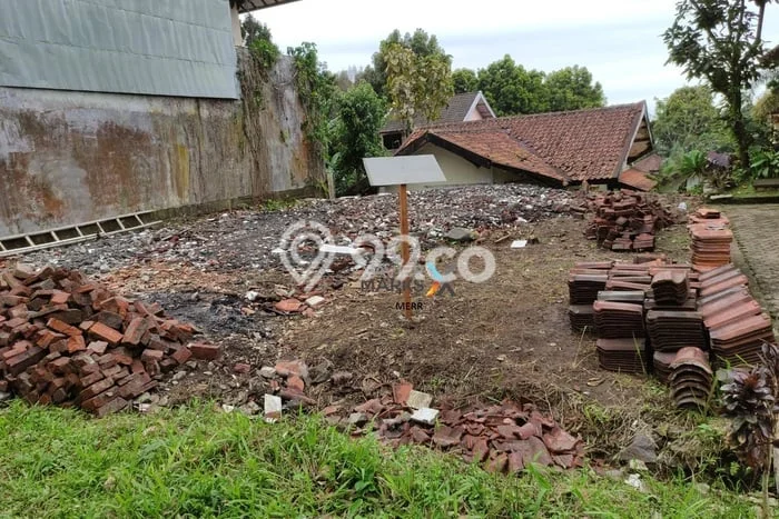 Tanah untuk Dijual Lokasi Trawas, Mojokerto Luas 141m2 - Tanah untuk Dijual Lokasi Trawas, Mojokerto Luas 141m2 -
