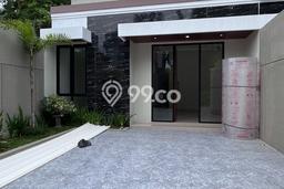 For Sale Rumah 4 Kamar Lokasi Ideal Bagus dan Strategis di Ngaglik For Sale Rumah 4 Kamar Lokasi Ideal Bagus dan Strategis di Ngaglik