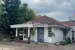 Ready to Use! Premium House LT 798m2 Desain Elegan di Maguwoharjo Ready to Use! Premium House LT 798m2 Desain Elegan di Maguwoharjo