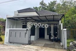 For Sale Rumah 3 Kamar Lokasi Ideal Nyaman dan Strategis di Kasihan For Sale Rumah 3 Kamar Lokasi Ideal Nyaman dan Strategis di Kasihan