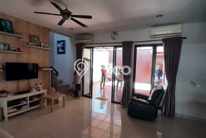 Rumah Cantik Siap Huni Di BSD Luas 160m2 Lokasi Strategis Rumah Cantik Siap Huni Di BSD Luas 160m2 Lokasi Strategis