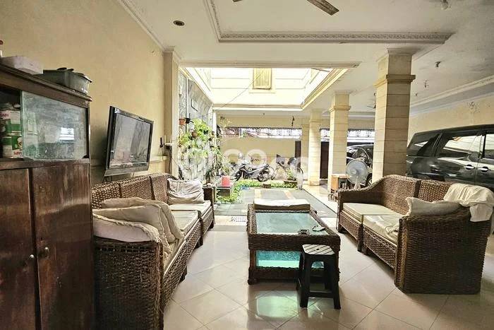 Dijual Rumah Premium dengan Fasilitas Sekitar Lengkap di Tebet, Jakarta Selatan Dijual Rumah Premium dengan Fasilitas Sekitar Lengkap di Tebet, Jakarta Selatan