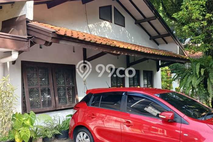 Ready to Use! Premium House LT 252m2 Desain Elegan di Cipaganti Ready to Use! Premium House LT 252m2 Desain Elegan di Cipaganti