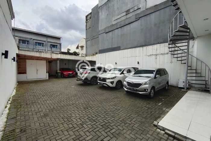 Kantor Dijual di Bandung LT 729m2 & LB 800m2 Lokasi Terbaik! Kantor Dijual di Bandung LT 729m2 & LB 800m2 Lokasi Terbaik!
