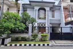 For Sale Rumah Mewah Exclusive di Wiyung, Surabaya For Sale Rumah Mewah Exclusive di Wiyung, Surabaya
