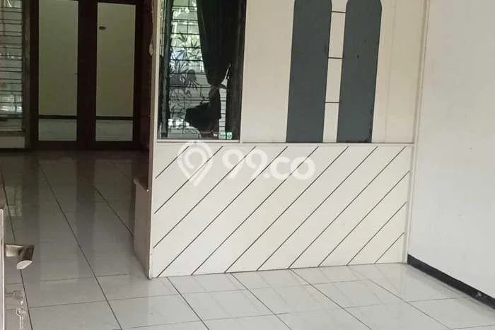 Rumah Sewa Surabaya LT 153m2 LB 120m2 Kawasan Kutisari Rumah Sewa Surabaya LT 153m2 LB 120m2 Kawasan Kutisari