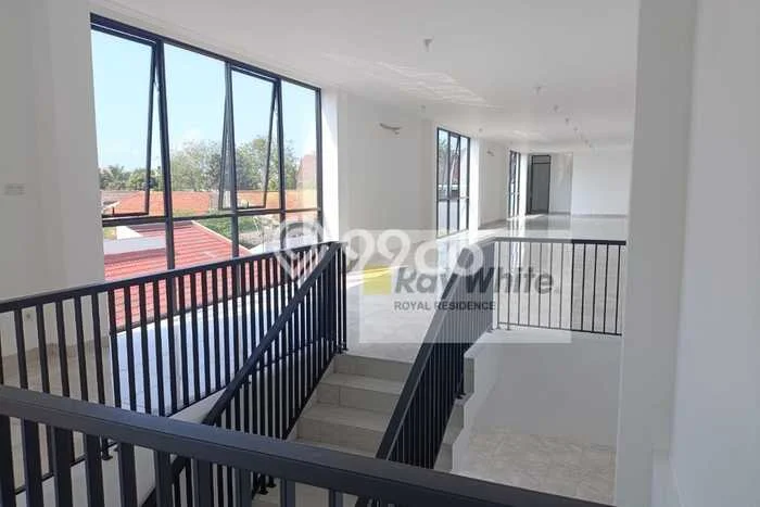 Unit Kantor Disewakan di Surabaya Kota di Area Ramai & Strategis Unit Kantor Disewakan di Surabaya Kota di Area Ramai & Strategis