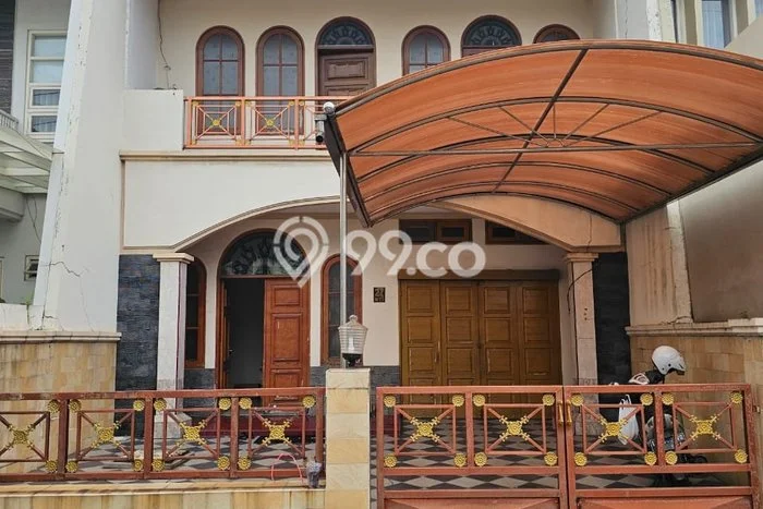 Jual Rumah Mewah Elegan Dengan View Cantik di Wonorejo, Surabaya Jual Rumah Mewah Elegan Dengan View Cantik di Wonorejo, Surabaya