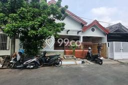 PROPERTI PILIHAN! Rumah di Wiyung, LT 135m2m² LB 100m2m² PROPERTI PILIHAN! Rumah di Wiyung, LT 135m2m² LB 100m2m²