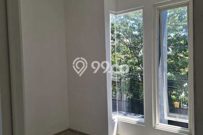 Rumah Luas Asri 3 KT Siap Huni di Wonorejo Surabaya Rumah Luas Asri 3 KT Siap Huni di Wonorejo Surabaya