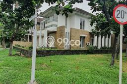 Rumah Elit LB 390m2 Siap Pakai Desain Elegan di Citraland, Surabaya Rumah Elit LB 390m2 Siap Pakai Desain Elegan di Citraland, Surabaya
