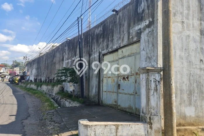 Area Ramai! Komersial Dijual di Lumajang untuk Bisnis Luas Bangunan 849m2 Area Ramai! Komersial Dijual di Lumajang untuk Bisnis Luas Bangunan 849m2