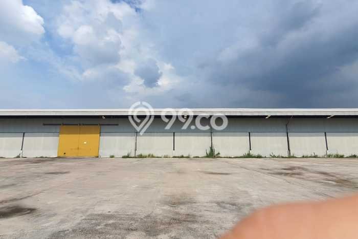 Gudang Disewa di Surabaya dengan LB 2340m2 Area Komersial Ramai Gudang Disewa di Surabaya dengan LB 2340m2 Area Komersial Ramai