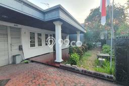 Ready to Use! Premium House LT 286m2 Desain Modern di Raya Darmo Ready to Use! Premium House LT 286m2 Desain Modern di Raya Darmo