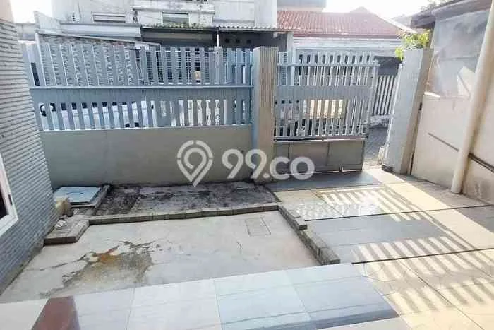 Jual Rumah Strategis Bagus Punya 2 KT di Dukuh Pakis Surabaya SHM Jual Rumah Strategis Bagus Punya 2 KT di Dukuh Pakis Surabaya SHM
