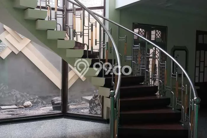 Rumah Luxury Modern Tanpa Renovasi di Manyar Surabaya Rumah Luxury Modern Tanpa Renovasi di Manyar Surabaya