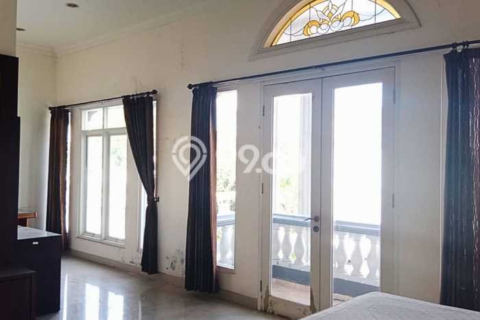 Ready to Use! Luxury House LT 300m2 Desain Elegan di Pakuwon Indah Ready to Use! Luxury House LT 300m2 Desain Elegan di Pakuwon Indah