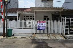 PREMIUM CHOICE! Rumah di Kelapa Gading, 2 KM, Lingkungan Asri, LT 120m² Bangunan 100m² PREMIUM CHOICE! Rumah di Kelapa Gading, 2 KM, Lingkungan Asri, LT 120m² Bangunan 100m²