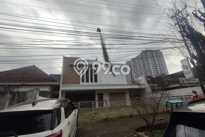 Komersial untuk Disewa di Pusat Malang Luas Bangunan 585m2 Komersial untuk Disewa di Pusat Malang Luas Bangunan 585m2