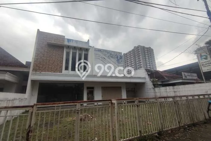 Komersial untuk Disewa di Pusat Malang Luas Bangunan 585m2 Komersial untuk Disewa di Pusat Malang Luas Bangunan 585m2