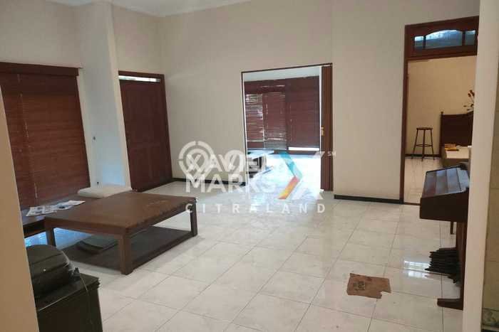 Jarang Ada! Rumah Sewa 5 Kamar Bagus Siap Huni Manyar Jarang Ada! Rumah Sewa 5 Kamar Bagus Siap Huni Manyar