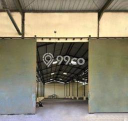 Unit Gudang Disewa Lokasi Asemrowo, Surabaya Spesifikasi Luas Bangunan 2000m2 Unit Gudang Disewa Lokasi Asemrowo, Surabaya Spesifikasi Luas Bangunan 2000m2