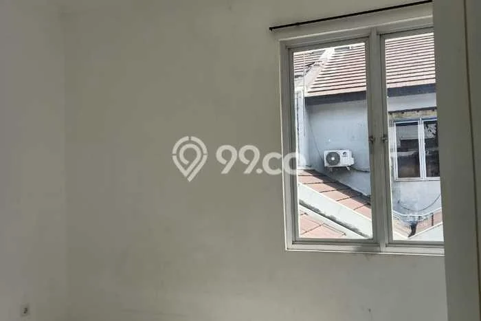 Disewakan! Rumah 3 Kamar Tidur &
2 Kamar Mandi di BSD The Icon, Tangerang Disewakan! Rumah 3 Kamar Tidur &
2 Kamar Mandi di BSD The Icon, Tangerang