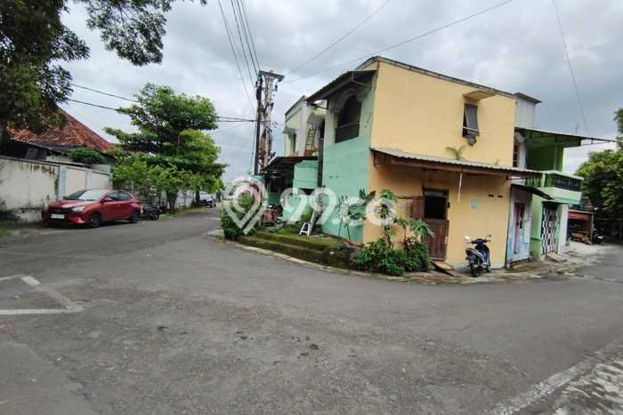 Dijual Rumah Minimalis Bagus Punya 10 KT di Banjarsari Surakarta - Dijual Rumah Minimalis Bagus Punya 10 KT di Banjarsari Surakarta -