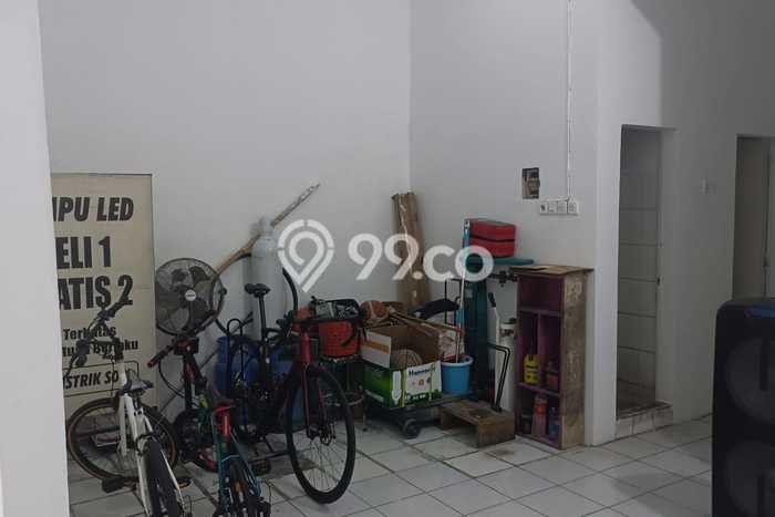 Ruko Komersial Disewakan di Banjarsari Surakarta Luas 450m2 Ruko Komersial Disewakan di Banjarsari Surakarta Luas 450m2