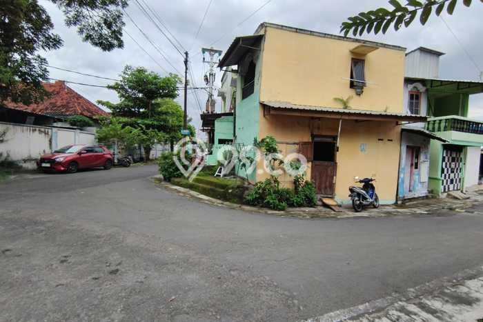 Dijual Rumah Minimalis Bagus Punya 10 KT di Banjarsari Surakarta - Dijual Rumah Minimalis Bagus Punya 10 KT di Banjarsari Surakarta -