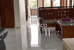 Rumah Minimalis 4 Kamar LT 178m2 di Graha Raya Rumah Minimalis 4 Kamar LT 178m2 di Graha Raya