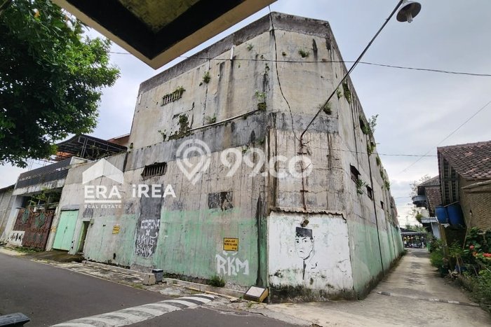 FOR SALE! Komersial di Jaten Karanganyar, LT 824m2, LB 1500m2 FOR SALE! Komersial di Jaten Karanganyar, LT 824m2, LB 1500m2