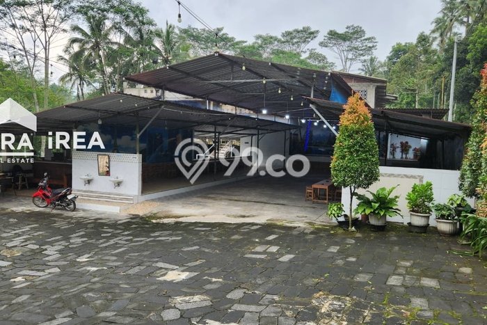 Unit Komersial Dijual di Ampel Boyolali Luas Bangunan 1226m2 Unit Komersial Dijual di Ampel Boyolali Luas Bangunan 1226m2