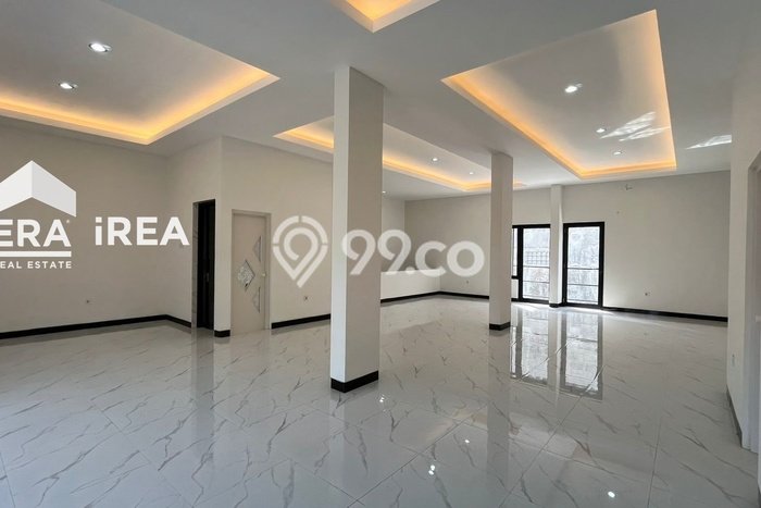 Komersial Disewa di Mojolaban, Sukoharjo, LT 300m2 / LB 220m2 Komersial Disewa di Mojolaban, Sukoharjo, LT 300m2 / LB 220m2