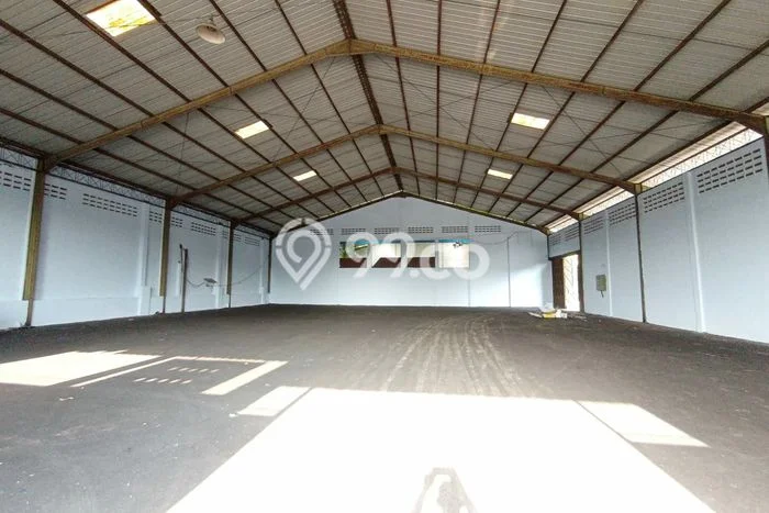 LOKASI PREMIUM! Gudang Kawasan Kebakkramat, Luas 705m2m², Lokasi Komersial LOKASI PREMIUM! Gudang Kawasan Kebakkramat, Luas 705m2m², Lokasi Komersial