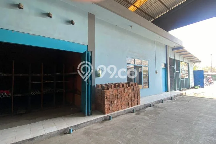 Gudang Disewakan Kawasan Sragen, Luas 2700m², Area Premium Gudang Disewakan Kawasan Sragen, Luas 2700m², Area Premium